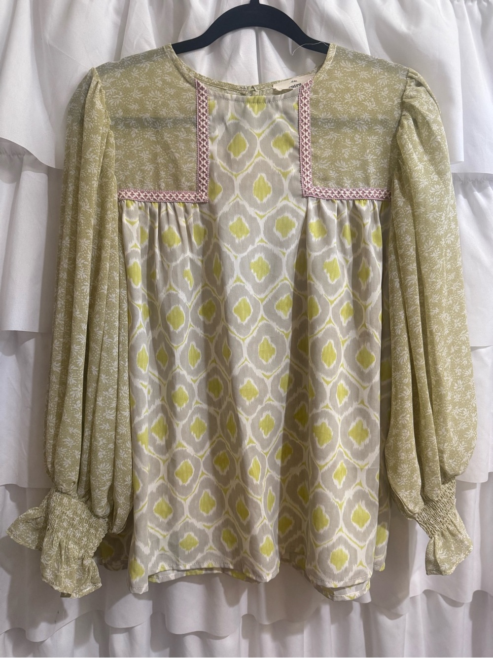 Entro Boho Light Yellow-Green Patterned Peasant Blouse with Pink Trim
